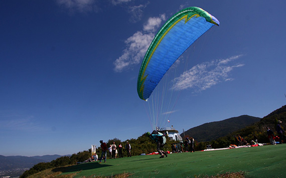 UP Paraglider School